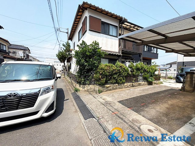 中古戸建　茅ケ崎市萩園の前面道路含む現地写真