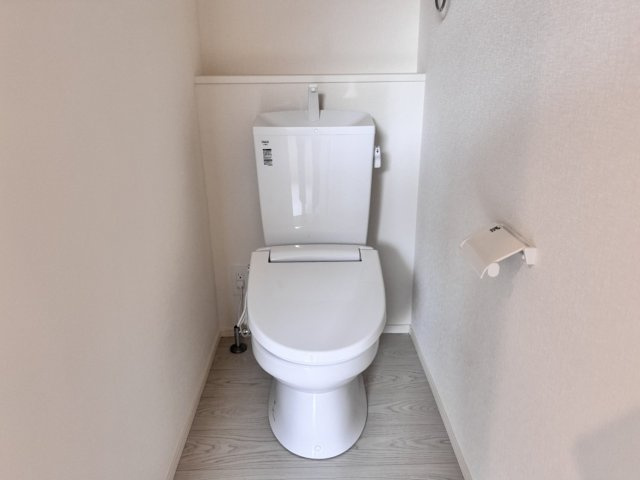 熊本市南区良町１丁目の新築一戸建のトイレ|2F