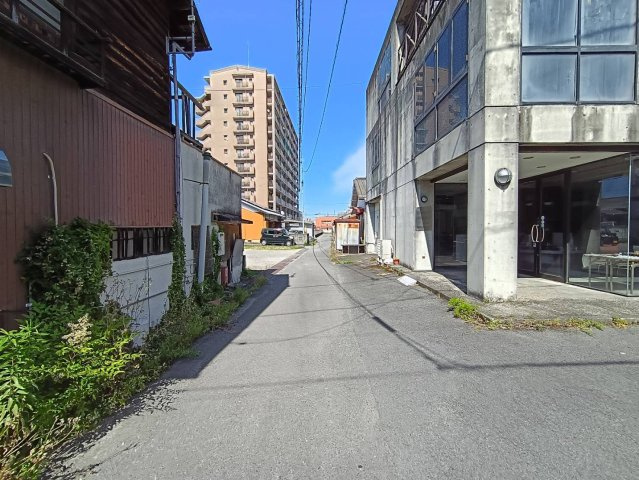 西条市大町838-4　店舗付き住宅の周辺