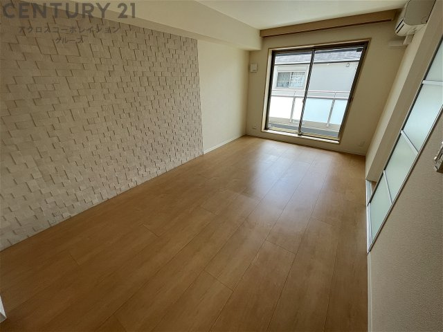 エアコン付きの13.6帖のリビングです♪