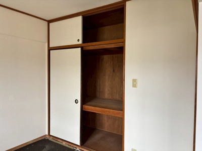【収納】 | 昭島つつじが丘ハイツ3号棟 | ※クリーニング前の写真です。