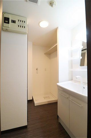 アンピール六ツ門の内装