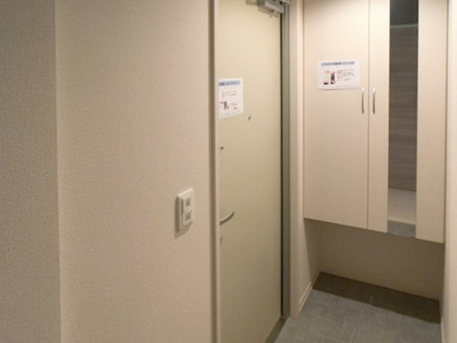 アクシア西本町の玄関