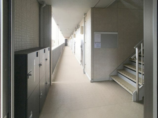 アクシア西本町のロビー