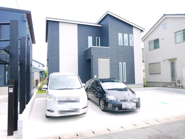 茂原市ゆたか　中古戸建の駐車場|令和6年11月築 駐車4台可都市ガス上下水JR外房線新茂原駅徒歩約10分 太陽光発電 閑静な分譲地内