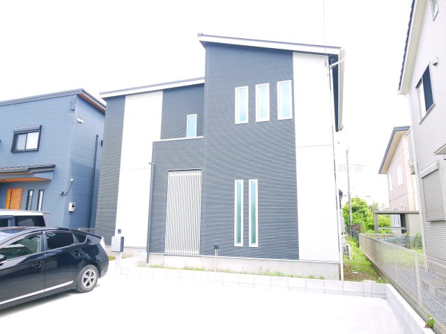 茂原市ゆたか　中古戸建の外観|令和6年11月築 駐車4台可都市ガス上下水JR外房線新茂原駅徒歩約10分 太陽光発電 閑静な分譲地内