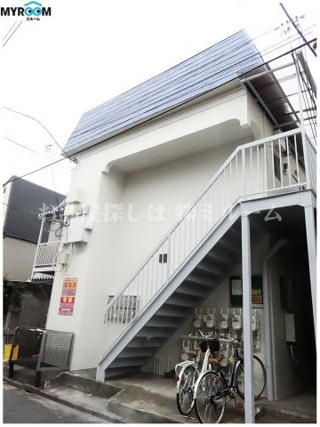 コーポチェリーのエントランス|出入り口☆