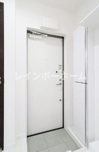 グランクオール綾瀬の玄関