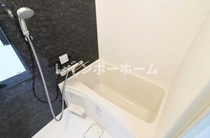 グランクオール綾瀬の浴室
