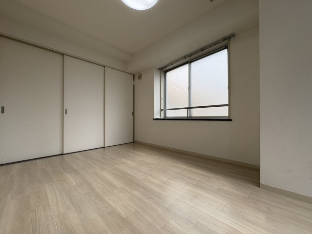 ガーデンハウス本千葉の洋室