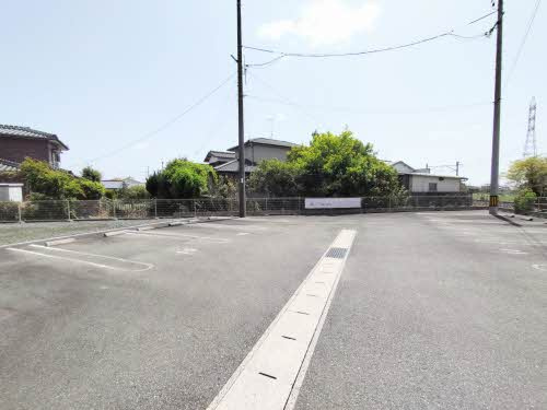 シャーメゾンフィオーレの駐車場
