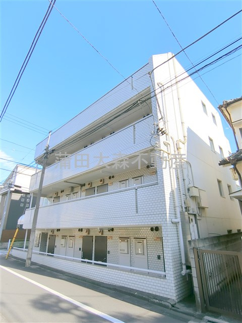 日興パレセゾン鵜の木の外観|1984年11月築　RC鉄筋コンクリート造地上4階建て総戸数16戸の分譲賃貸マンション
東京都大田区鵜の木2丁目　東急多摩川線鵜の木駅近徒歩4分