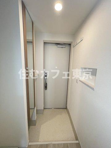 リブリ・西国立の玄関