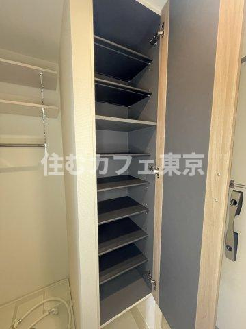リブリ・西国立の収納