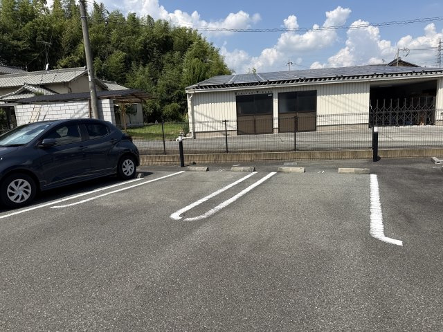 ファイン　コルソⅤの駐車場