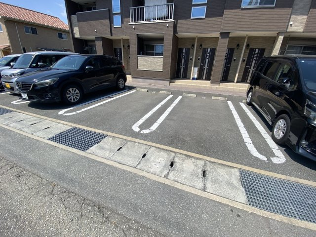 アトランティスＳの駐車場