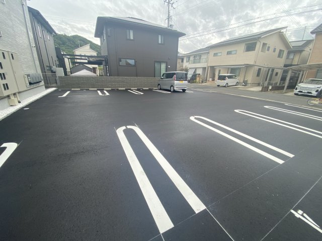 サンリット荒川の駐車場