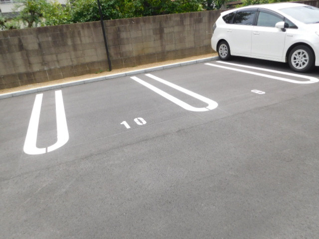 エクシードの駐車場