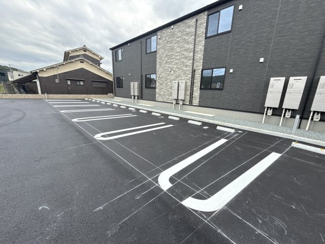 メゾングレーヌ東觜崎駅前Ｂの駐車場