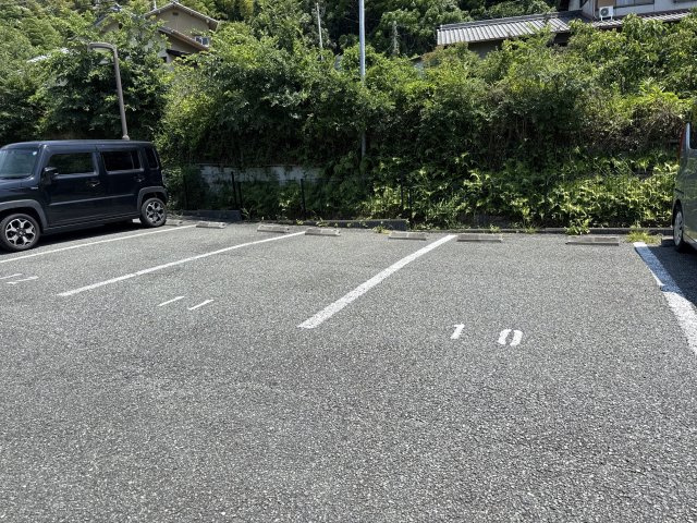 ソレイユ妻鹿の駐車場