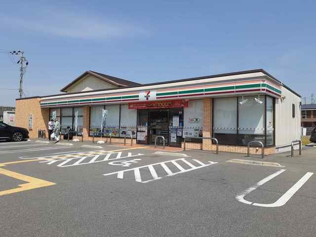 カーサ　ドルチェ　Ｂの周辺|セブンイレブン三木加佐店まで49m