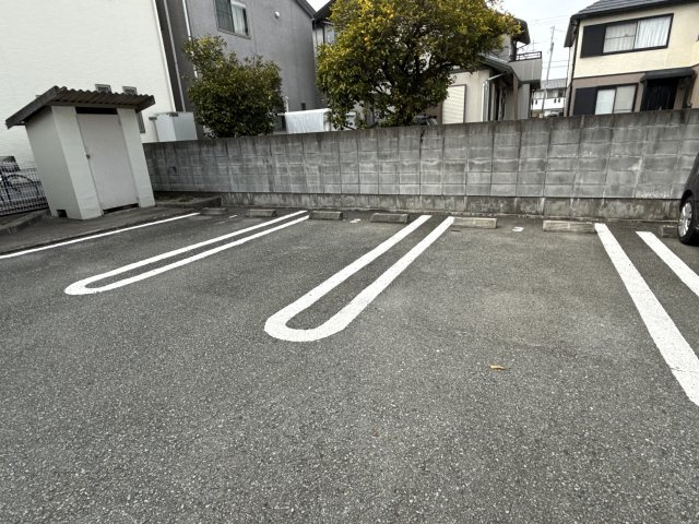 メゾン安田の駐車場