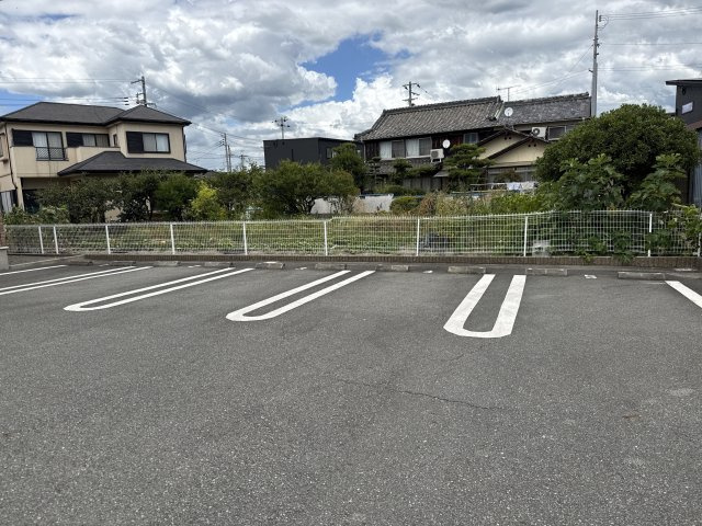 フェリーチェ　Ⅱの駐車場