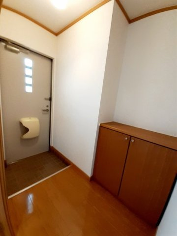 プラティークレーブⅣの玄関