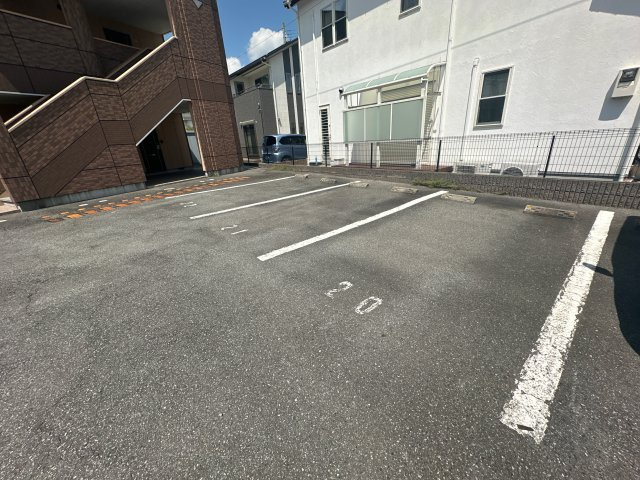 グランドール　ヒルズの駐車場