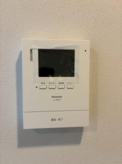 【セキュリティ】 | カーサ川口 | 【カーサ川口】TVモニタ付インターホン付きで来訪者の顔が確認できます