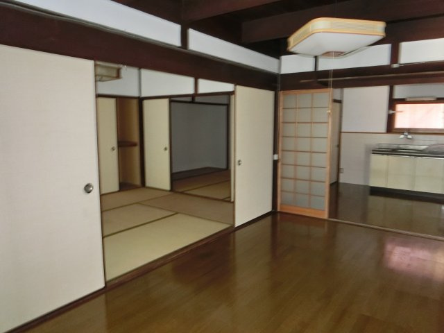 北田貸戸建の居間・リビング