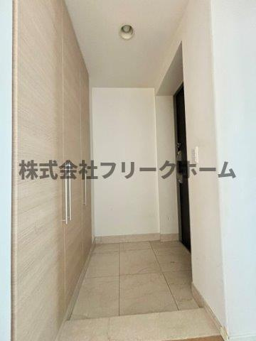 武蔵野市緑町２丁目の賃貸マンションの玄関