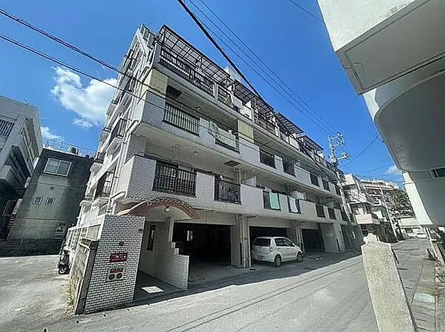ローズマンション波之上の外観