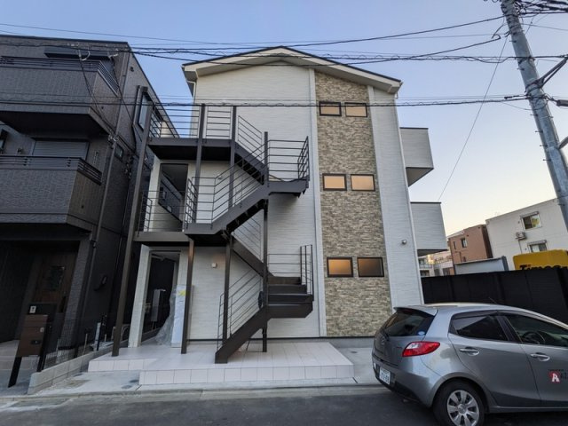 川崎市多摩区登戸のアパートのエントランス