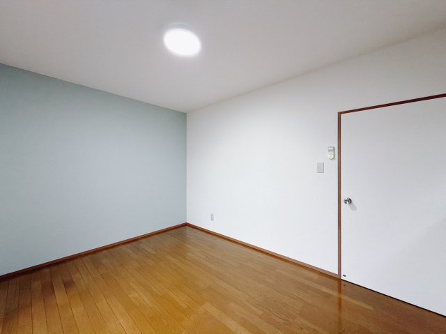 【自社中古】渋川市北橘町真壁の洋室|■2階洋室｜子供部屋のメリットは「自立心を養うことができる」「自分で整理整頓できるようになる」そして、お子様が成長した際には「プライバシーを確保できる」といい事だらけ♪