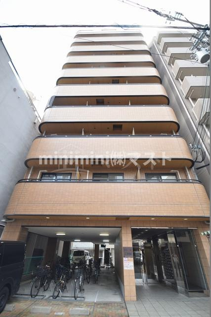 ドミール京町堀の外観