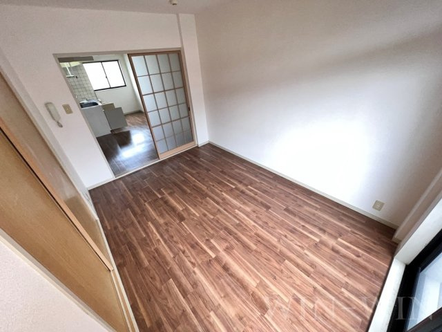 弥生ハイム Aの寝室