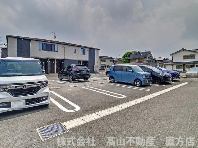 ＬＵＸＯＲ　Ⅱの駐車場