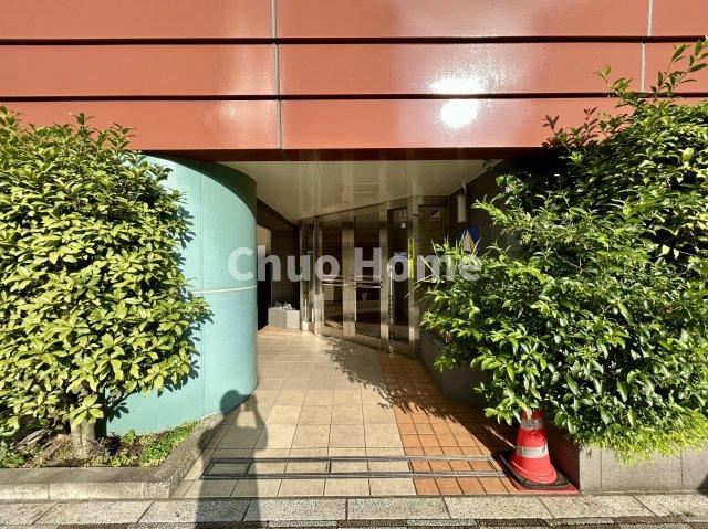 アルシオン浅草国際通りのエントランス|【エントランス】マンションのエントランスは、その物件の印象を決める、顔とも言える場所です。毎日通る場所ですからきれいなのが一番です。