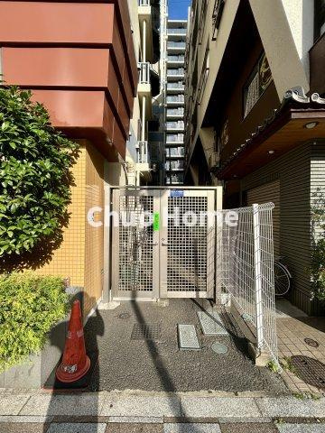 アルシオン浅草国際通りの駐輪場|【自転車置き場】最新の空き状況や費用などの詳細は担当スタッフまでお問い合わせください。