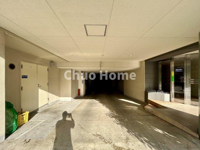 アルシオン浅草国際通りの駐車場|【敷地内駐車場】最新の空き状況や費用などの詳細は担当スタッフまでお問い合わせください。