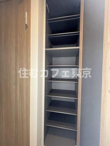 リブリ・西国立の収納|シューズボックスです