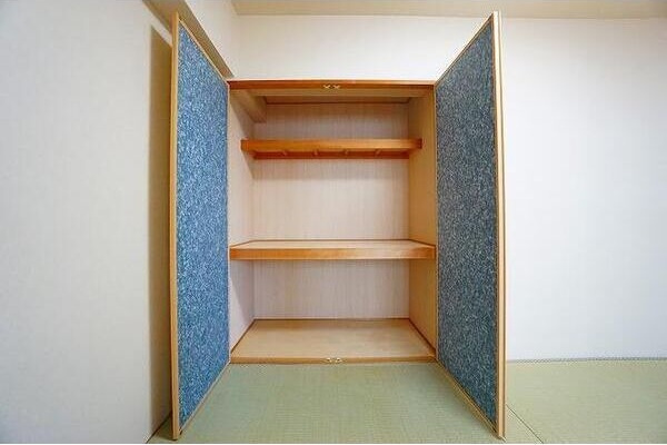 アーデンタワー新町の収納