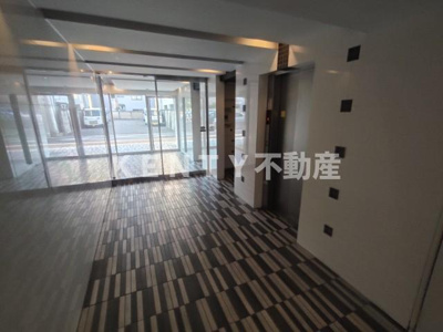 【ロビー】 | PREMIUM CUBE大森 | 建物の内部です