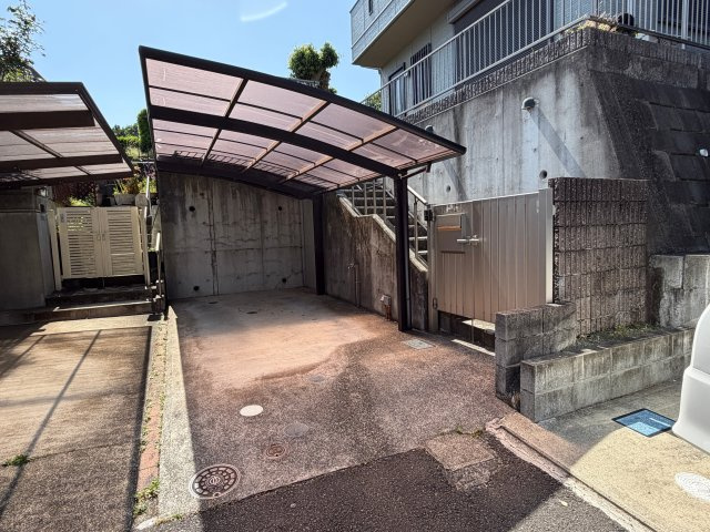湯河原町　吉浜の駐車場