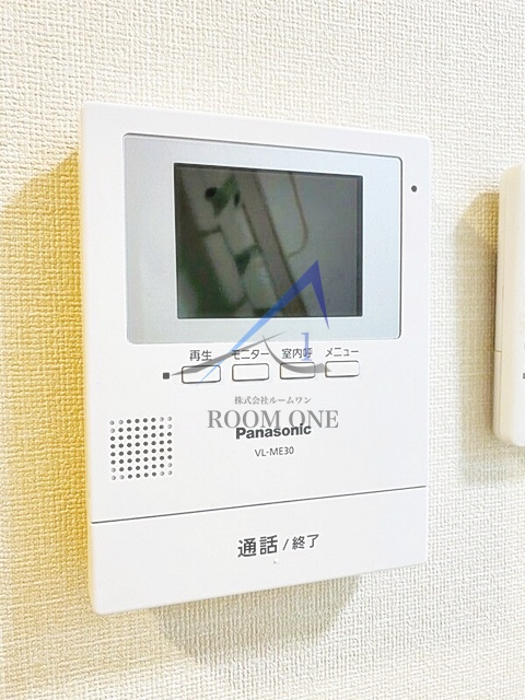 パークウェイ鶴見のセキュリティ|モニター付きインターホンです。