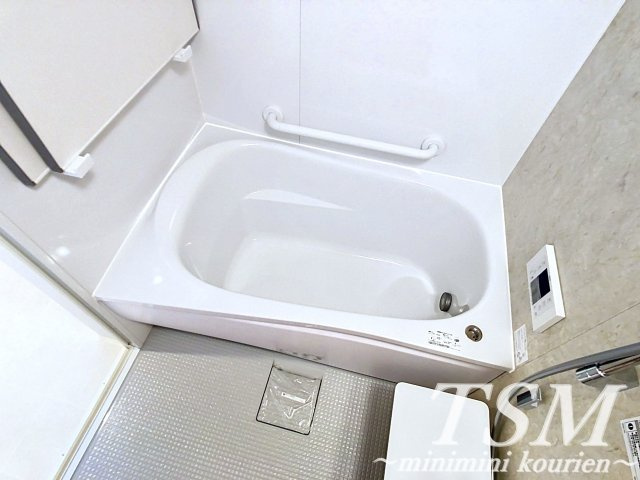メゾンレヴナ木田町の浴室