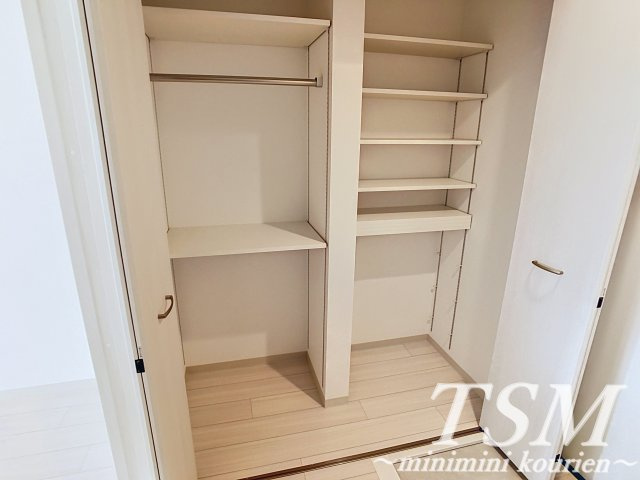 メゾンレヴナ木田町の収納|玄関収納