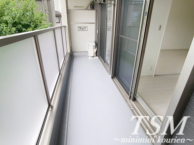 メゾンレヴナ木田町のバルコニー