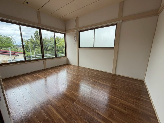 矢吹大町戸建の居間・リビング